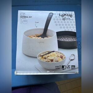 Lékué White Oatmeal Kit with spoon and recipes (Brand new)